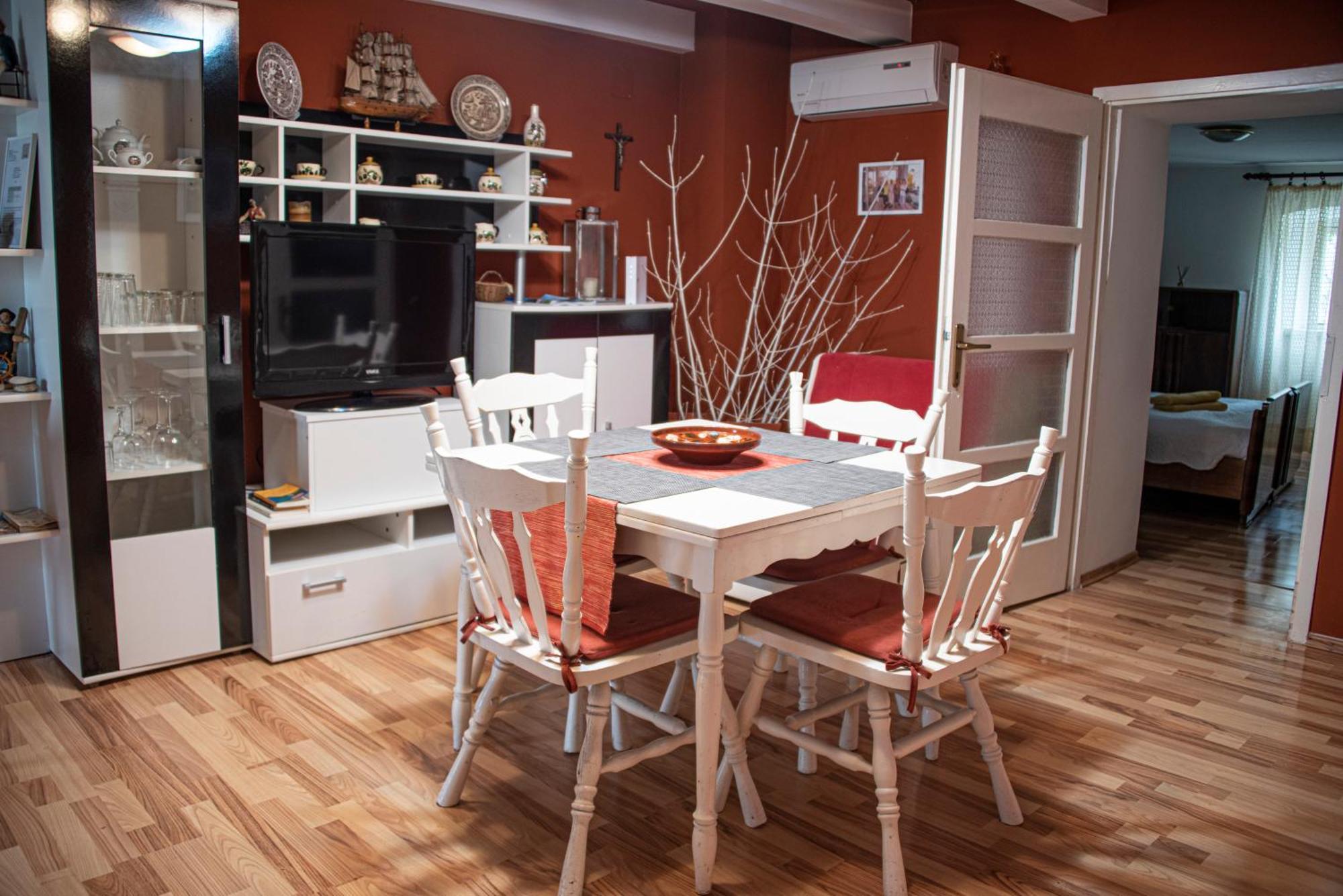Apartman Nives Лубеница Екстериор снимка